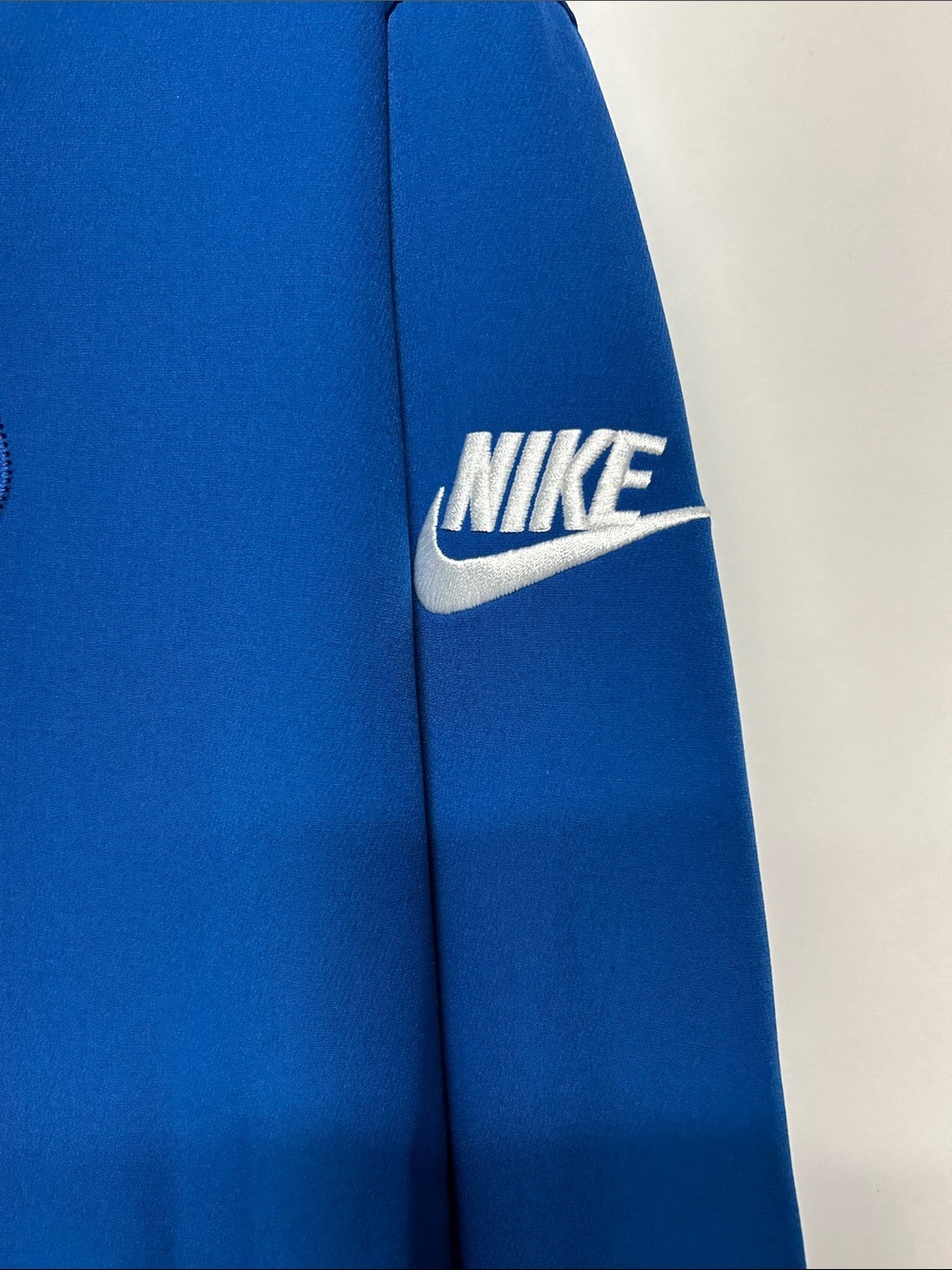 Nike Blue and White NFL Indiana Colts small pullover royal kicking colt - Picture 4 of 7